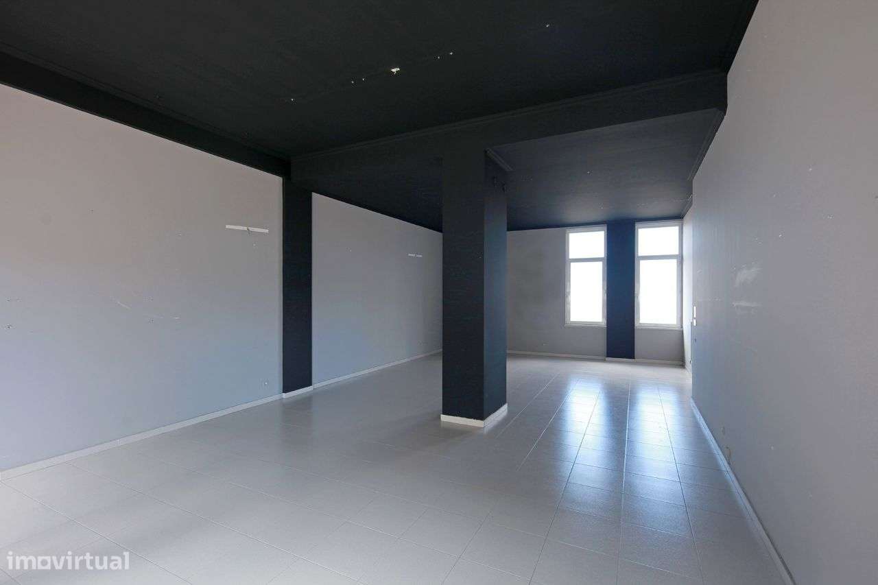 Loja em bom estado com 78m, no Laranjeiro e Feijó (PM60397) - Grande imagem: 2/14