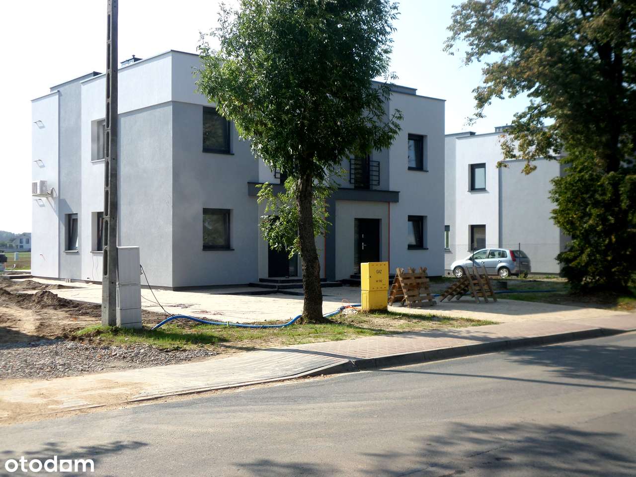 Świetna lokalizacja/4 pok/garderoba/duża działka/ogrz podł/parking - Pełny obrazek: 4/9