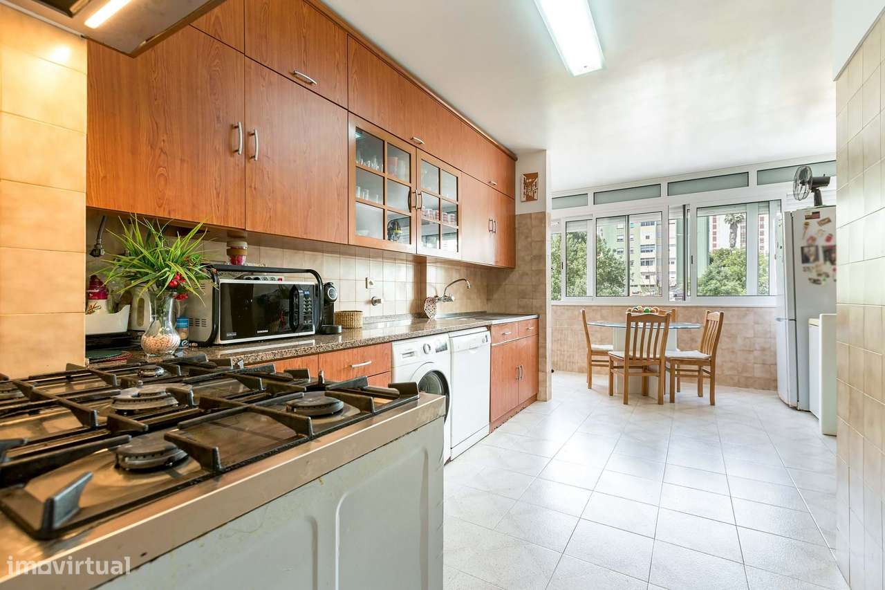 T3 c/ 120 m², Marquise e Arrecadação / Santo António dos Cavaleiros-5