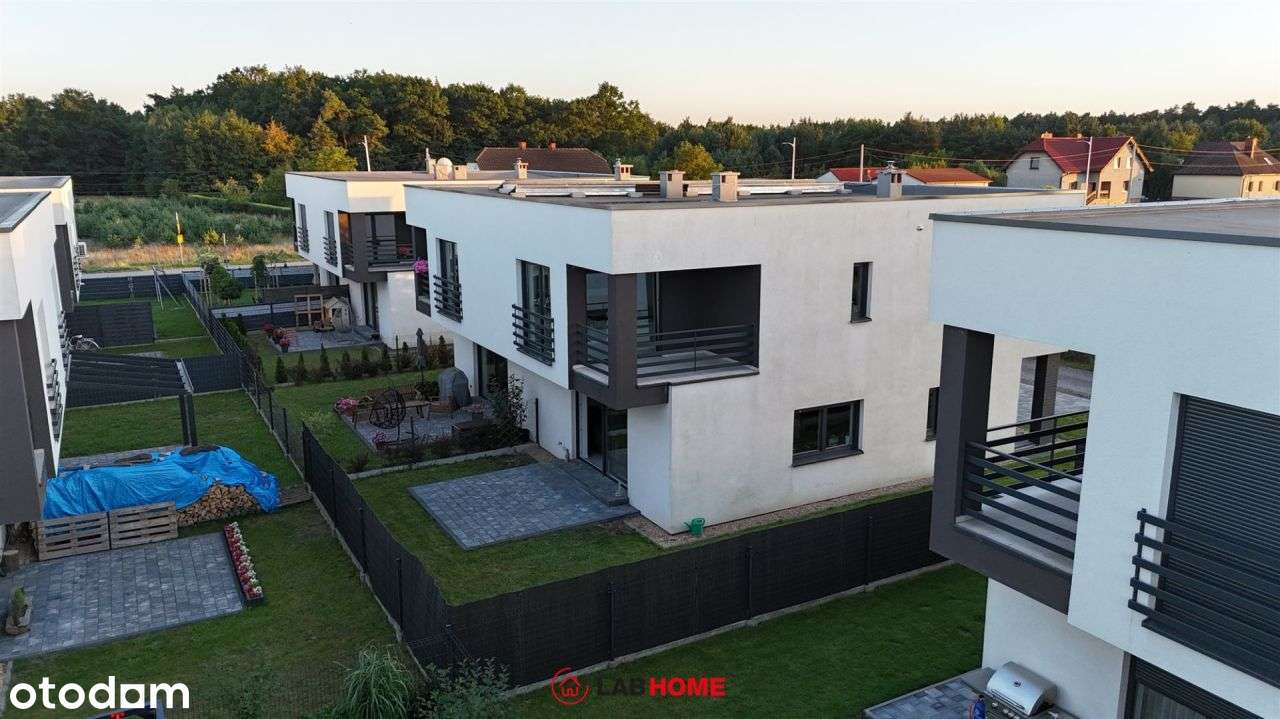 Komfortowy bliźniak na zielonym uboczu aglomeracji-2
