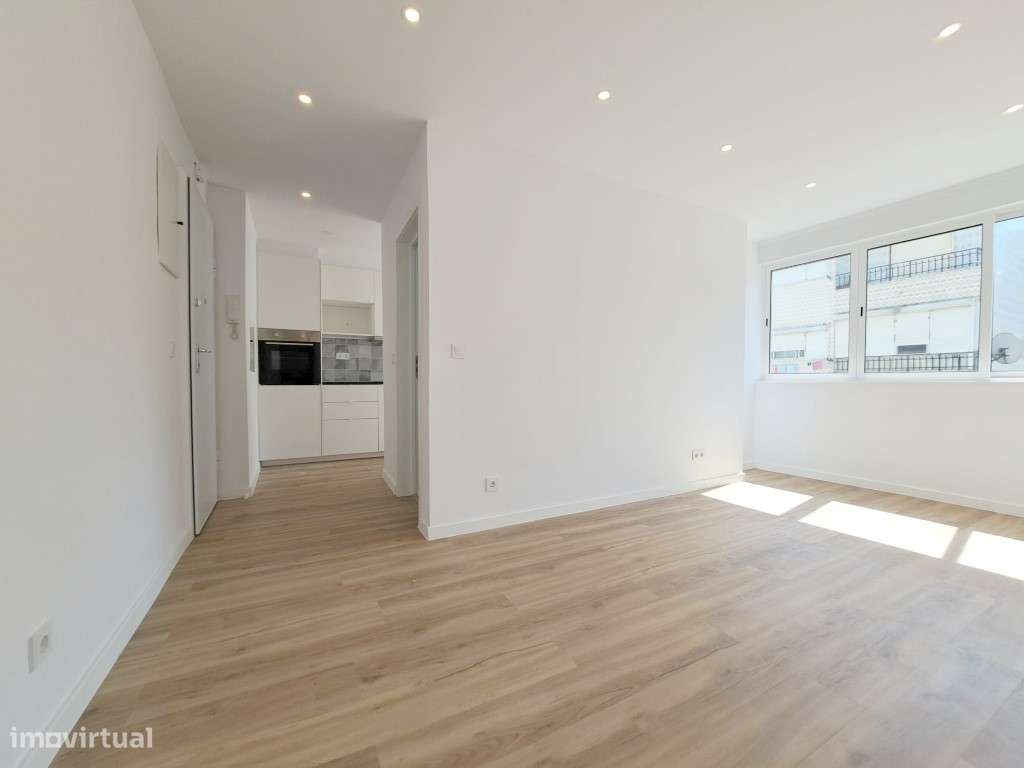Acolhedor apartamento T1, próximo a Comércio e Serviços, totalmente...-14