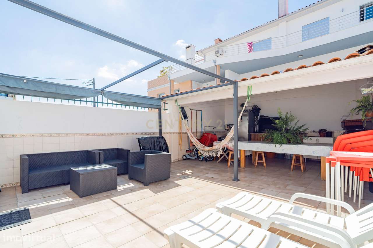 Moradia T3 com piscina em Marinha Grande, Leiria-19