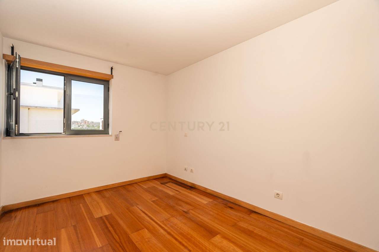 Excelente Apartamento T2 em Braço de Prata - Grande imagem: 2/18