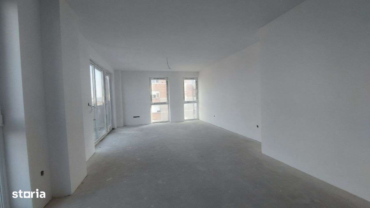 De vanzare apartament cu 3 camere- str Calea Aradului, Oradea - Imagine principală: 4/8