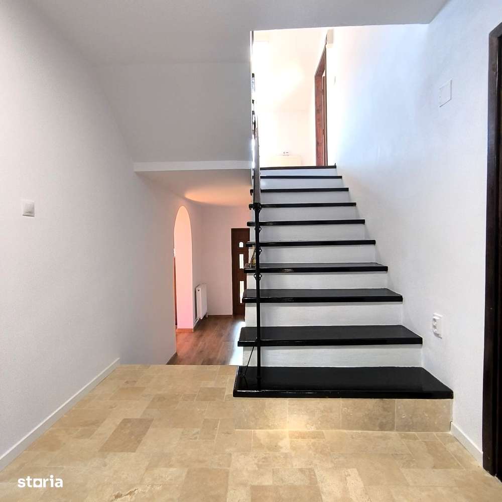 Vila de vanzare, 1070 mp teren, realizata in reg. proprie, COMISION 0%-11