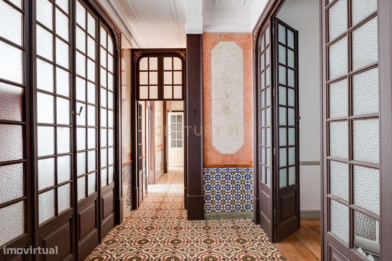 "Exclusiva Moradia Senhorial no Coração Histórico de Évora."-16