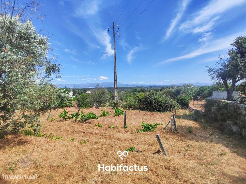 Terreno com Viabilidade de Construção - Vista sob a Serra da Estrela-0