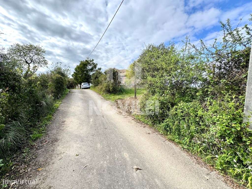 Moradia isolada T3 de cave e rés do chão próxima da Nazaré.-29