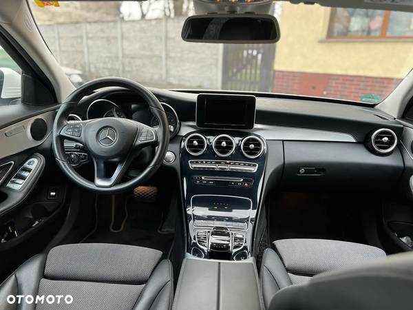 Mercedes-Benz Klasa C 250 9G-TRONIC - 25