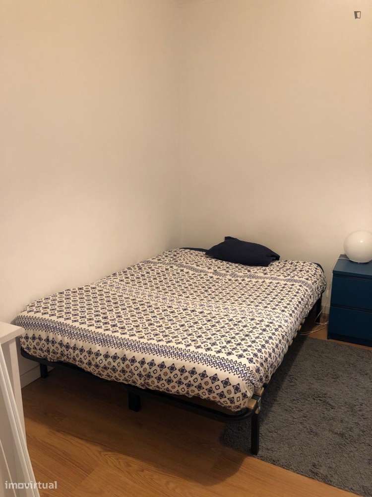 Quarto - localizado em São Sebastião Lisbon - Grande imagem: 4/10