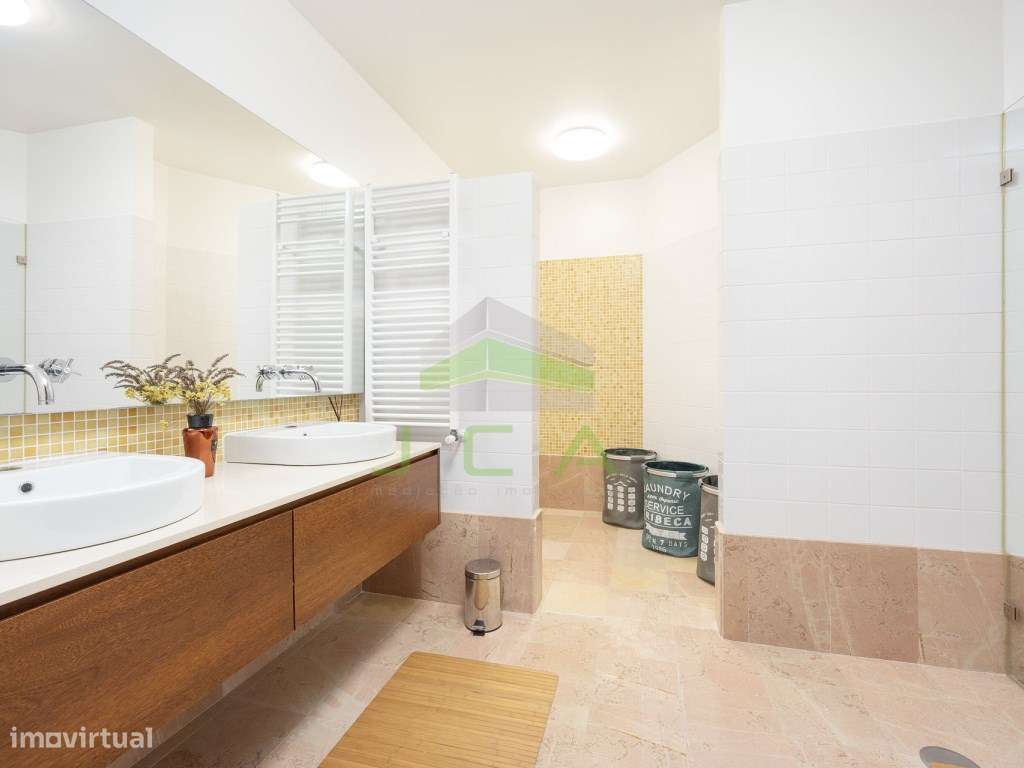 Excelente apartamento T4 com terraço e piscina-24