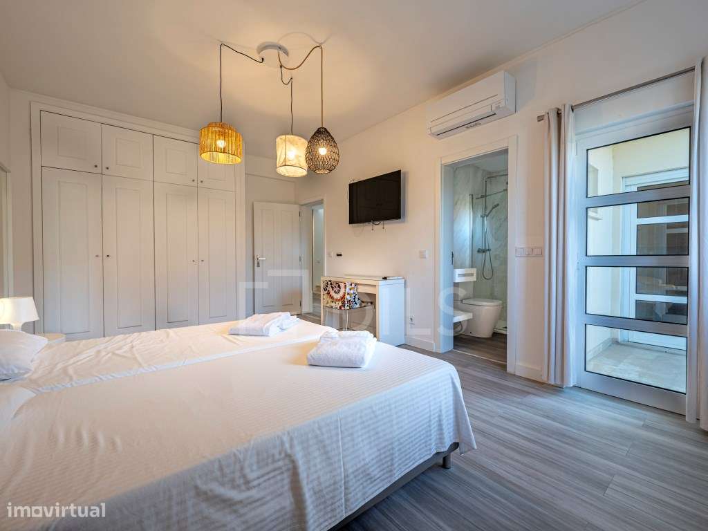 Moradia T6+1 em Soltróia, junto à praia, com piscina-25