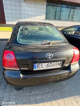 Toyota Avensis 2.0 D-4D Luna - 2