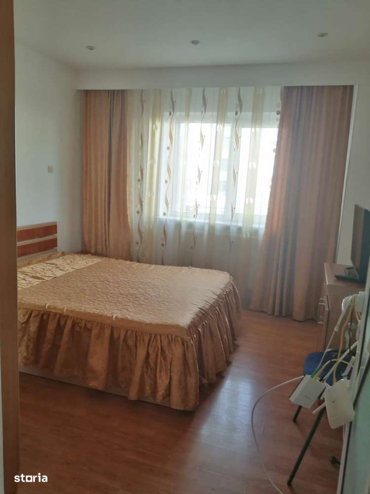 Apartamen 4 camere Mioveni, Centru, zona 0, Et1, 2 terase, 2 bai - Imagine principală: 5/8