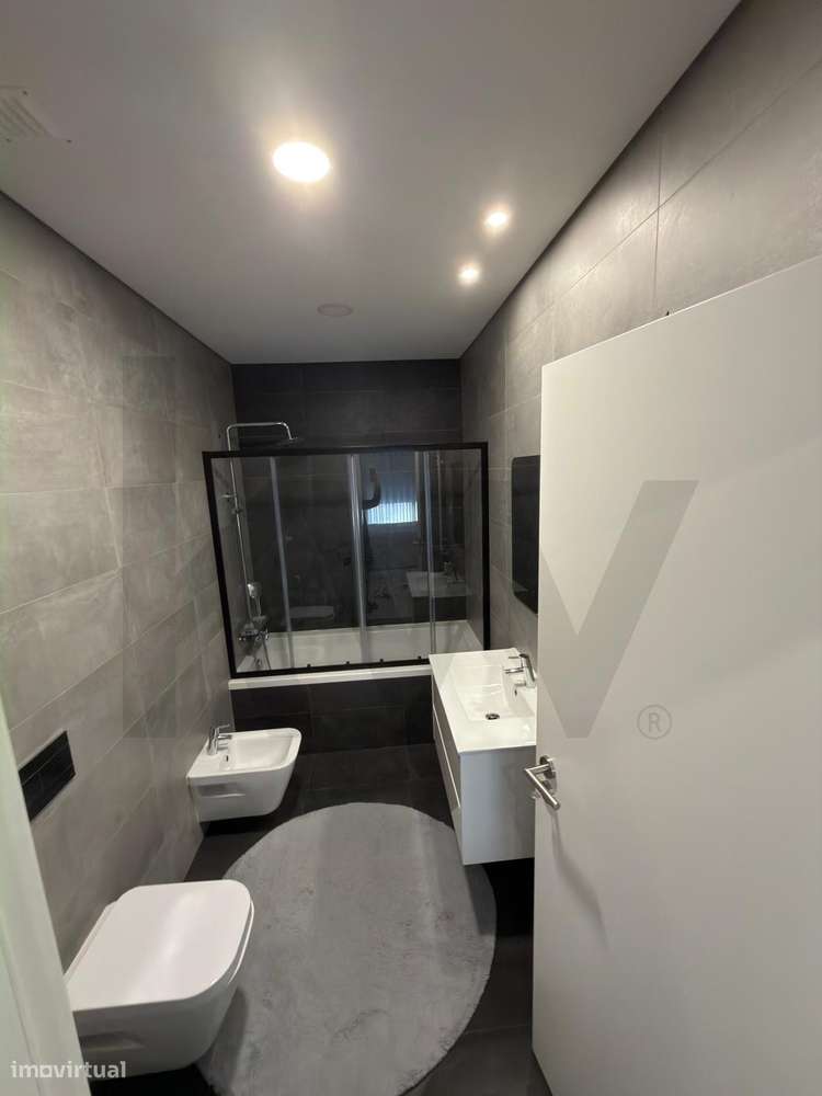 EXCELENTE APARTAMENTO T3 , COM TERRAÇO, PARA VENDER EM SANTIAGO-8