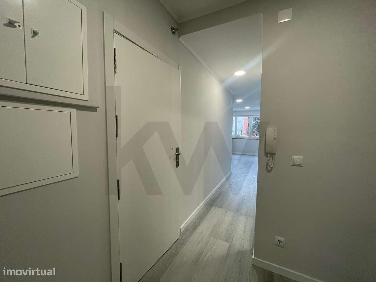 Apartamento T2 Venda - Totalmente Remodelado - Grande imagem: 2/25