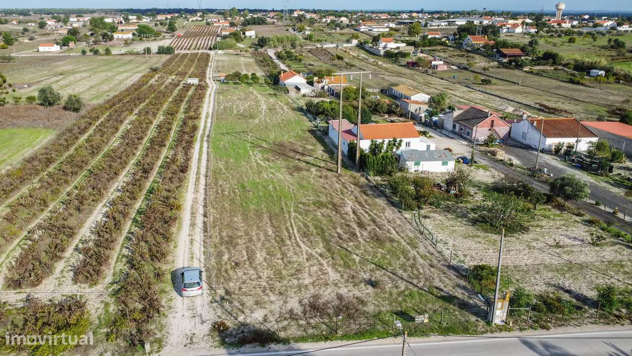Terreno Misto de 7.500m² com Possibilidade de Construção de MORADIA, C - Grande imagem: 3/26