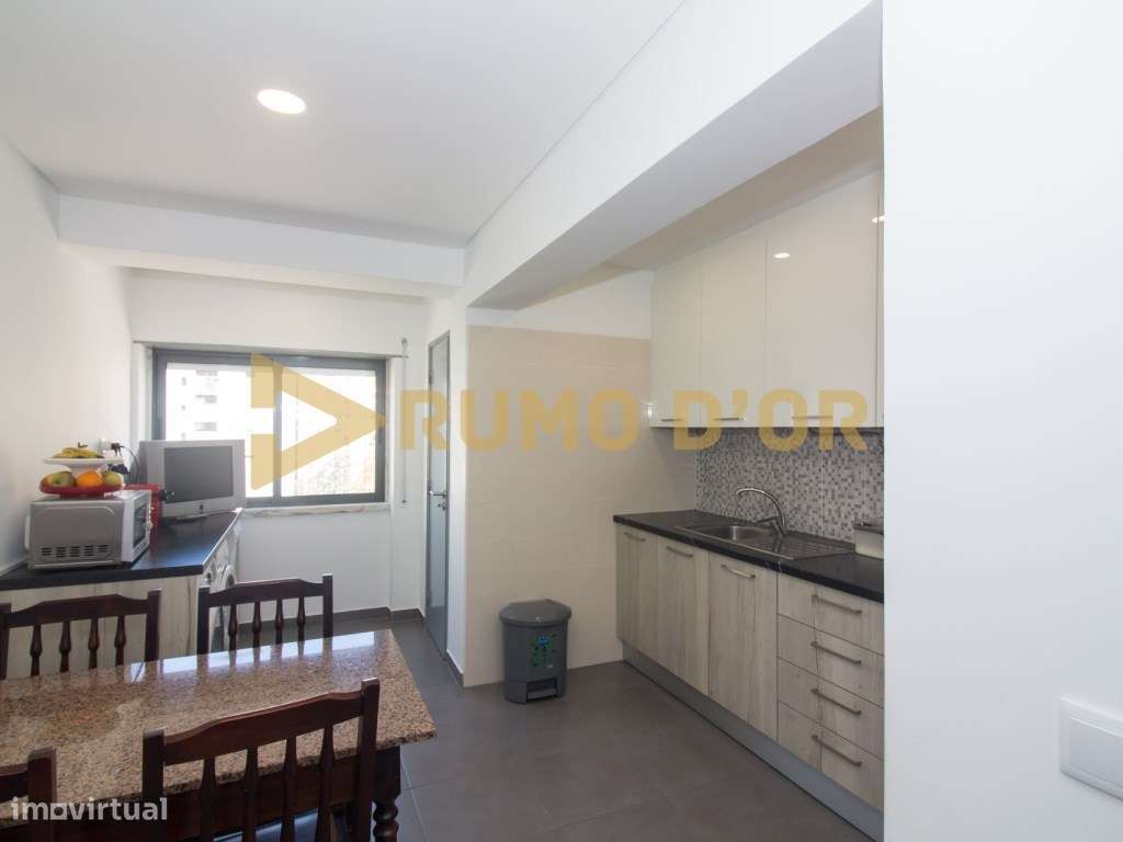 Apartamento T3 Renovado | Urbanização da Barrada - Carregado - Grande imagem: 5/25