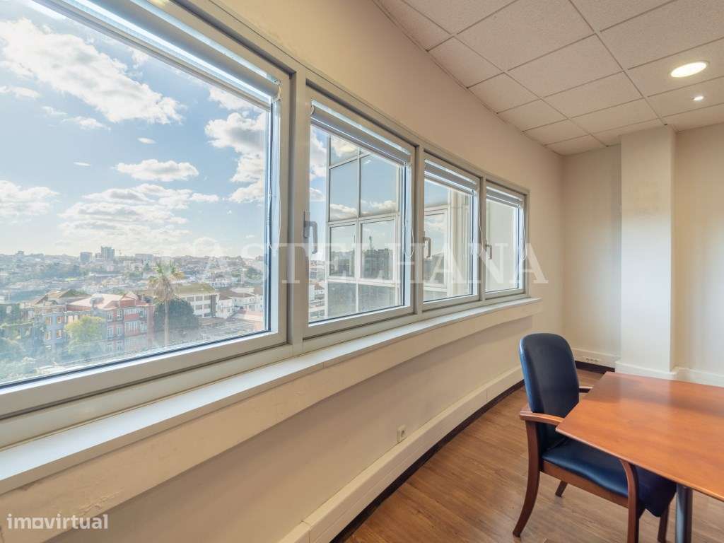 Escritório com 100m2 no Centro do Porto - Grande imagem: 4/27