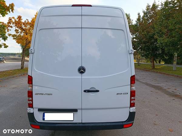 Mercedes-Benz Sprinter - 14