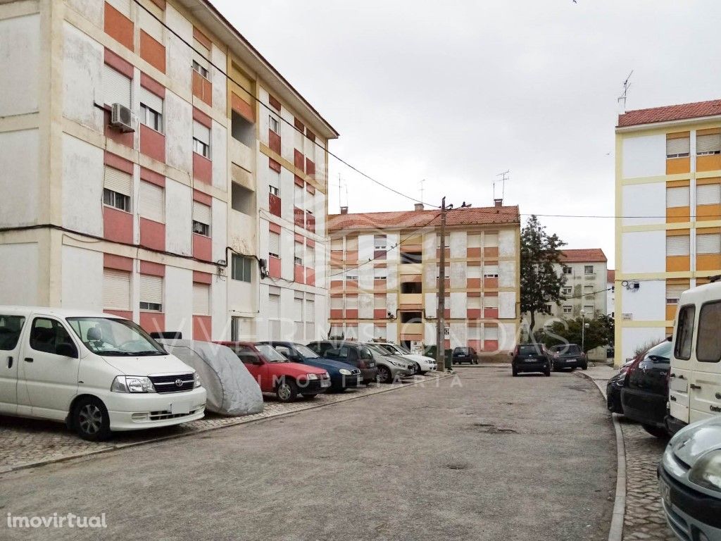 Apartamento T4 no Laranjeiro, Almada.