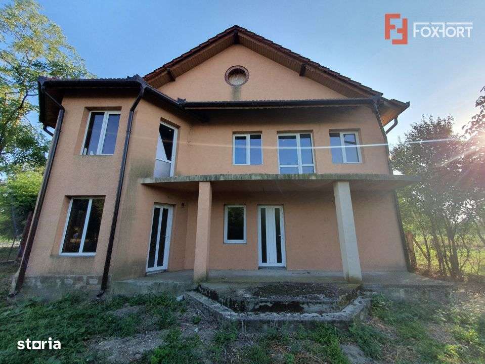 Casa individuala cu 5 camere si 2 bai, Central Jebel-0