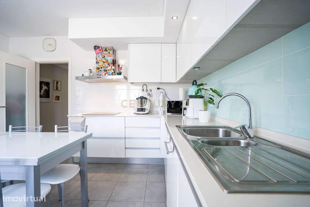 Apartamento T2 - Excelentes Áreas - Como Novo-12