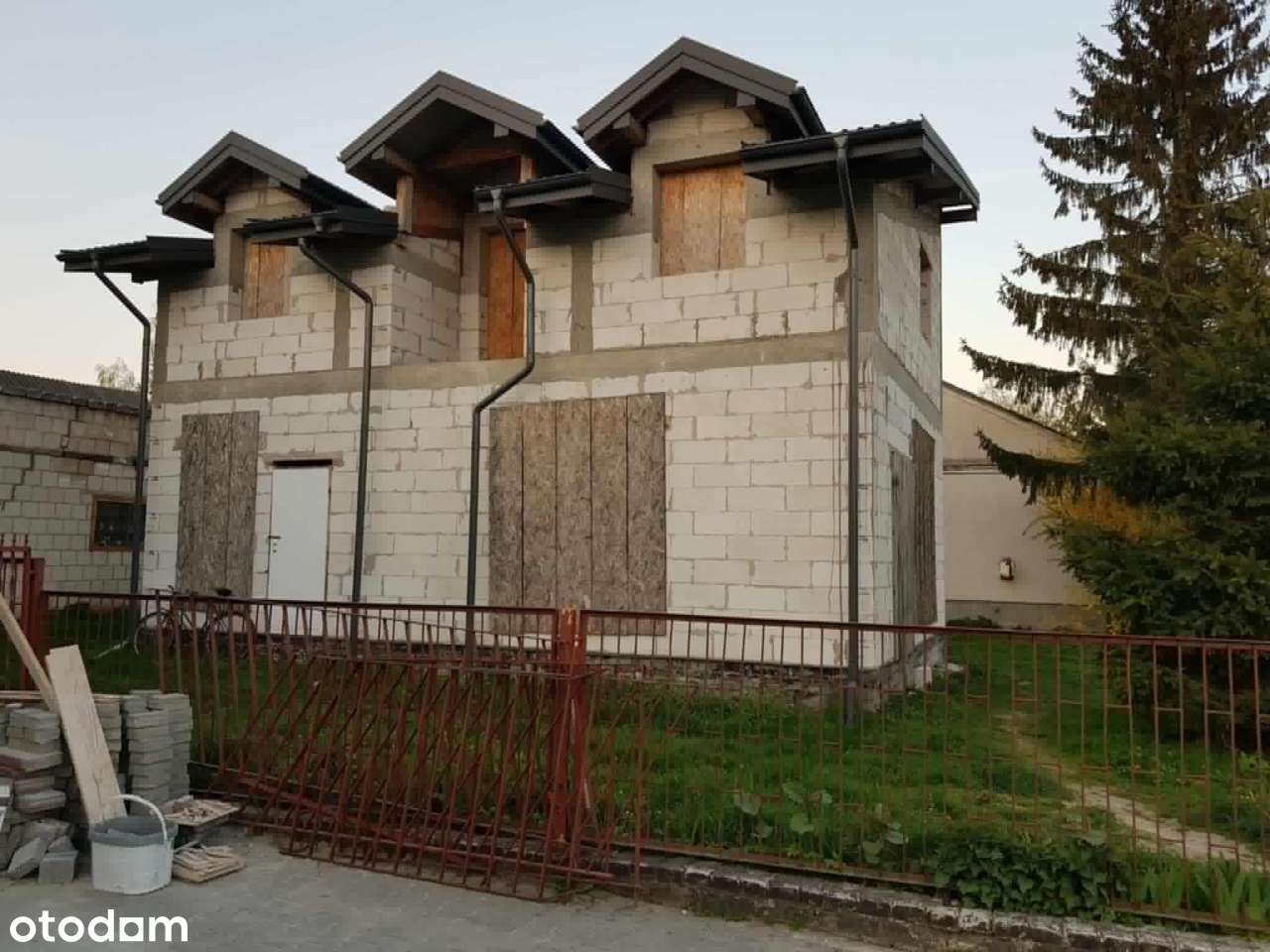 OGŁOSZENIE PRYWATNE  Dom z dużą działką w świetnej lokalizacji - Pełny obrazek: 4/8