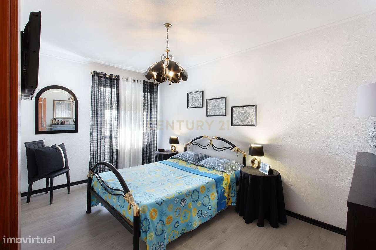 Apartamento T2 na Tapada das Mercês-11