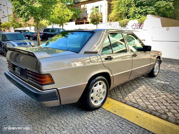 Mercedes-Benz 190 D 2.5 Turbo - 5