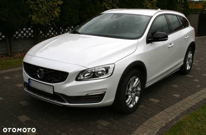 Volvo V60 Cross Country D3 Drive-E Kinetic - 1