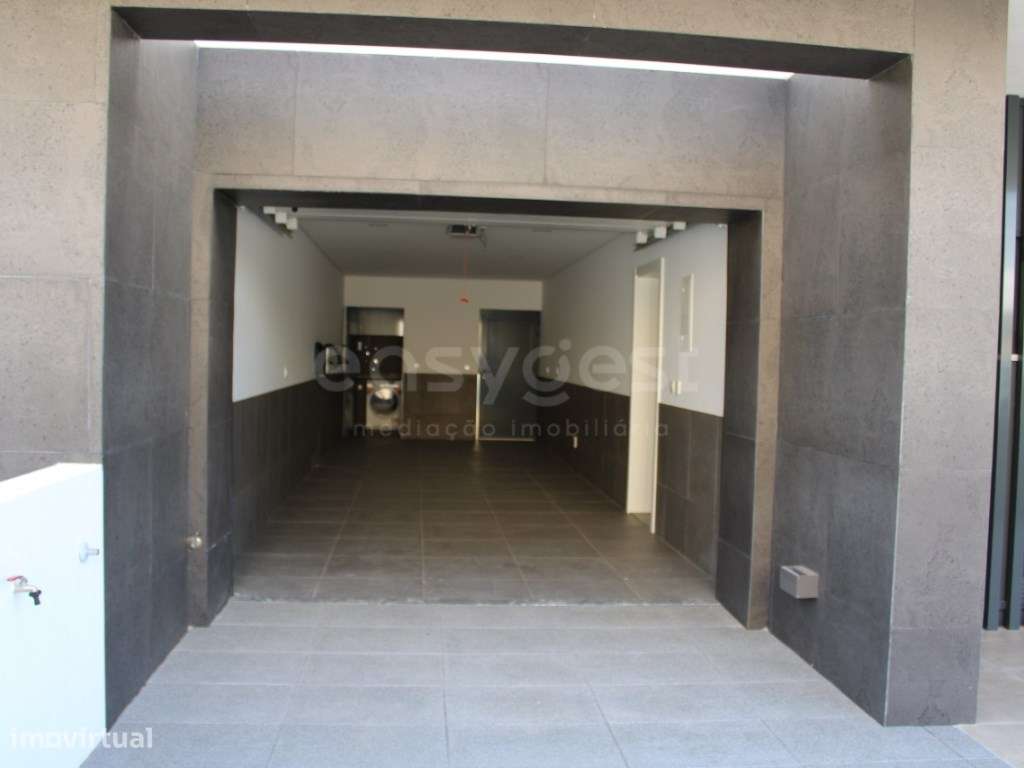 Moradia em Banda T4 em Condomínio Fechado - Construção Nova - Fanqu... - Grande imagem: 5/53