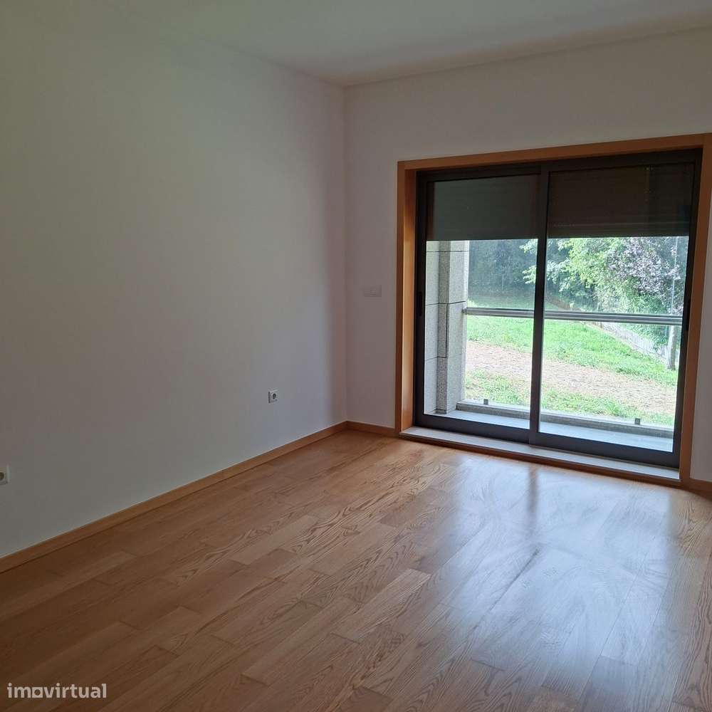 Apartamento T3 com Lugar Garagem-10
