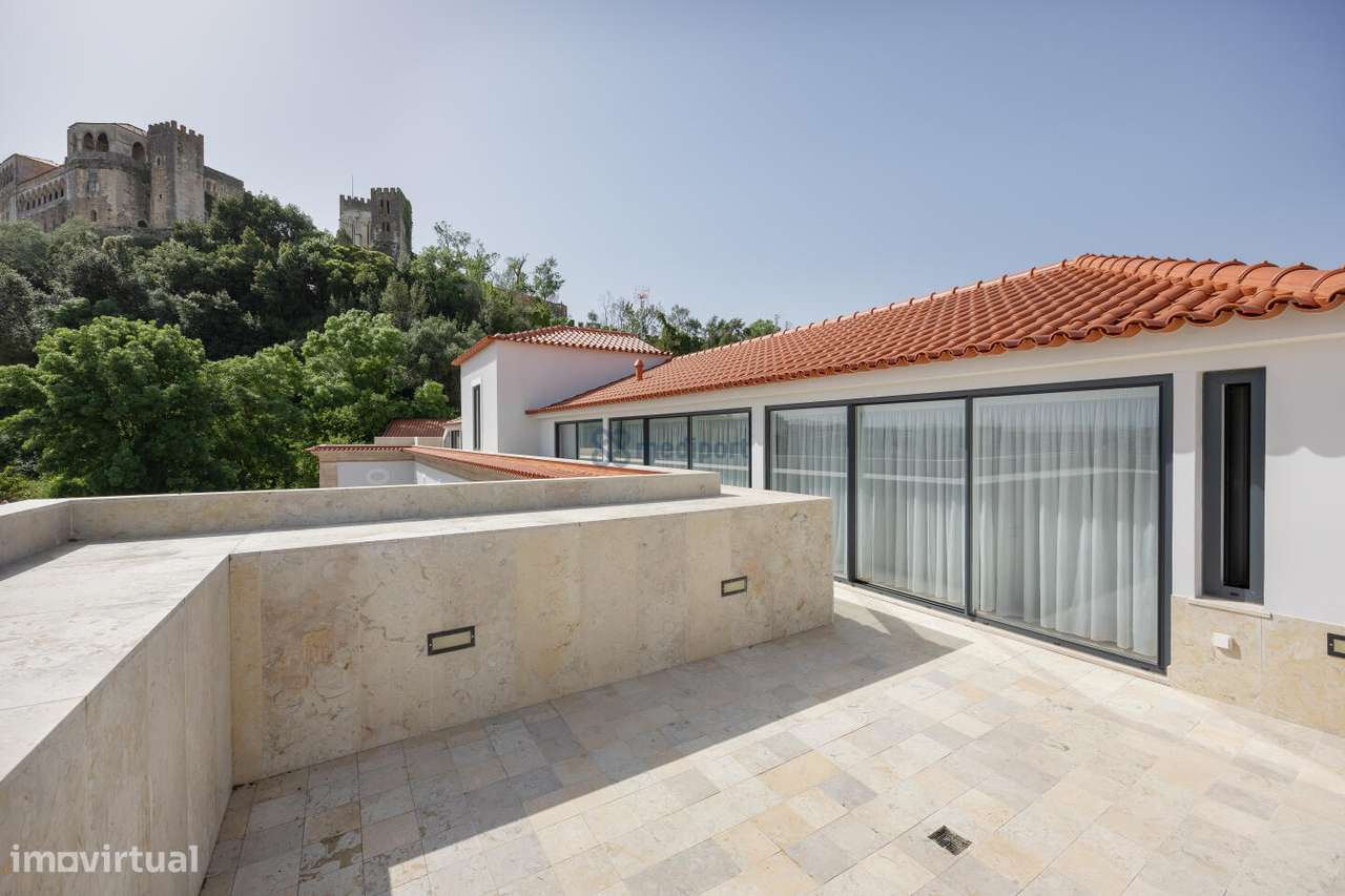 APARTAMENTO T3 JUNTO AO CASTELO LEIRIA - FACÇÃO E-10