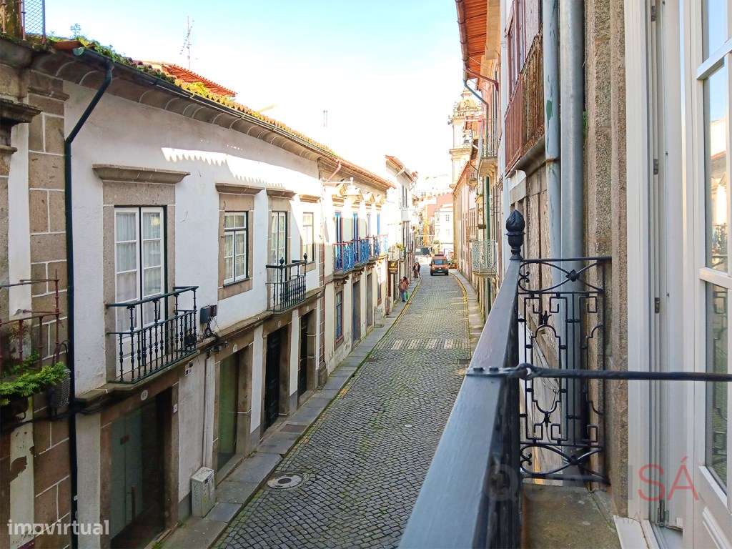 Apartamento T0+1 novo com varanda, equipado e mobilado, no centro h... - Grande imagem: 2/29