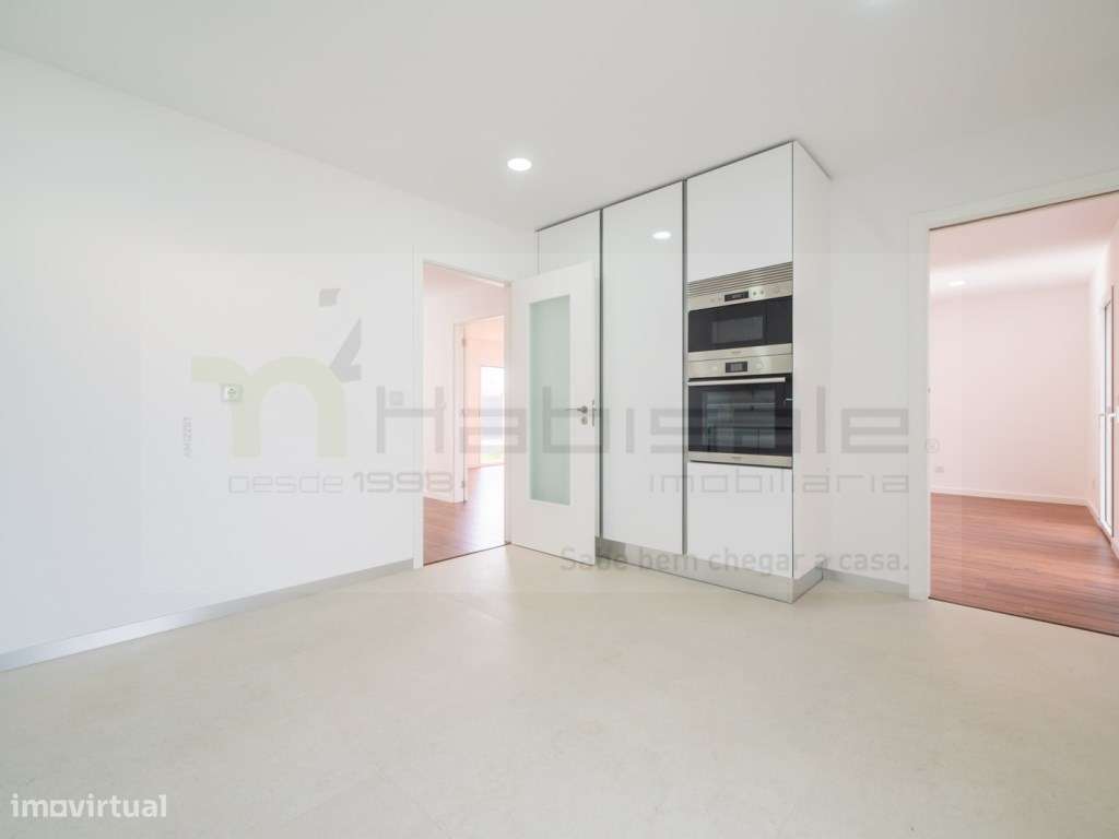 Moradia T3, situada em Areia Cascais, a curta distância da praia do...-13