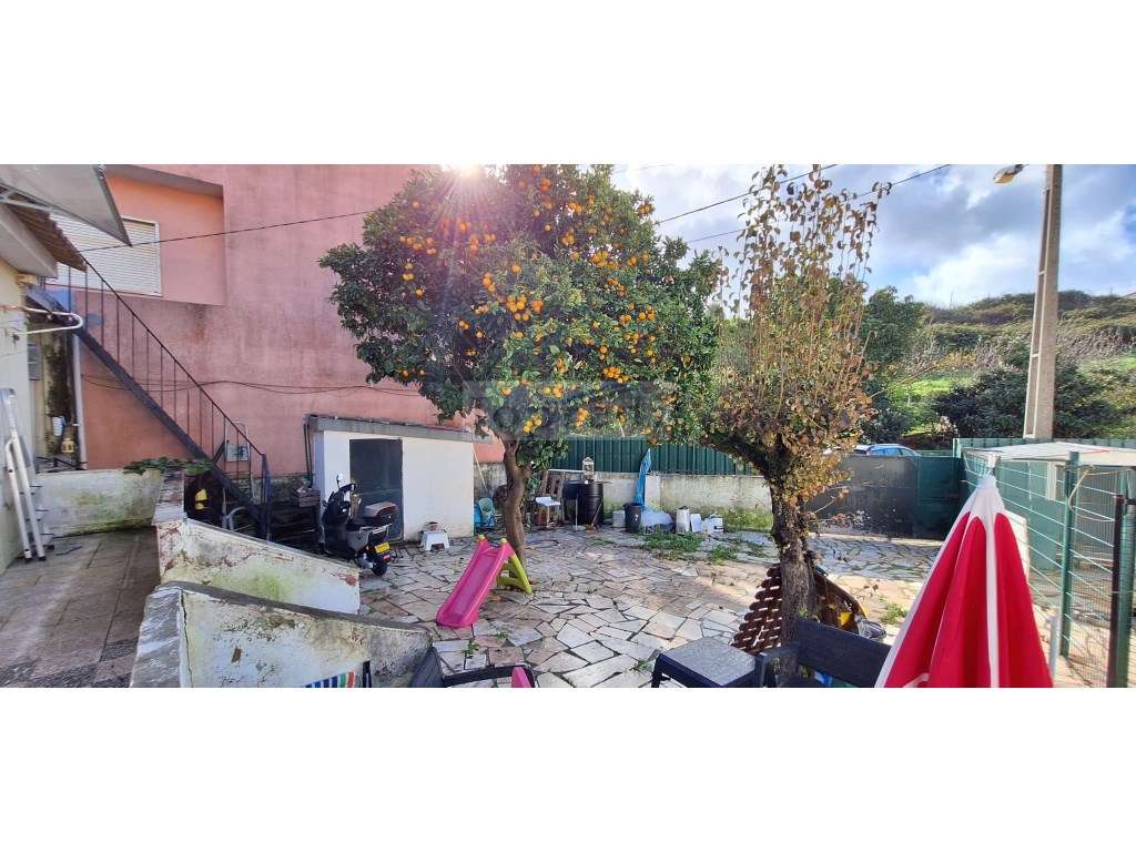 Moradia T2+1 com logradouro - Grande imagem: 4/23