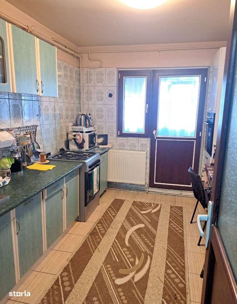 Apartament cu 4 camere, balcon și lift în Rahova-1