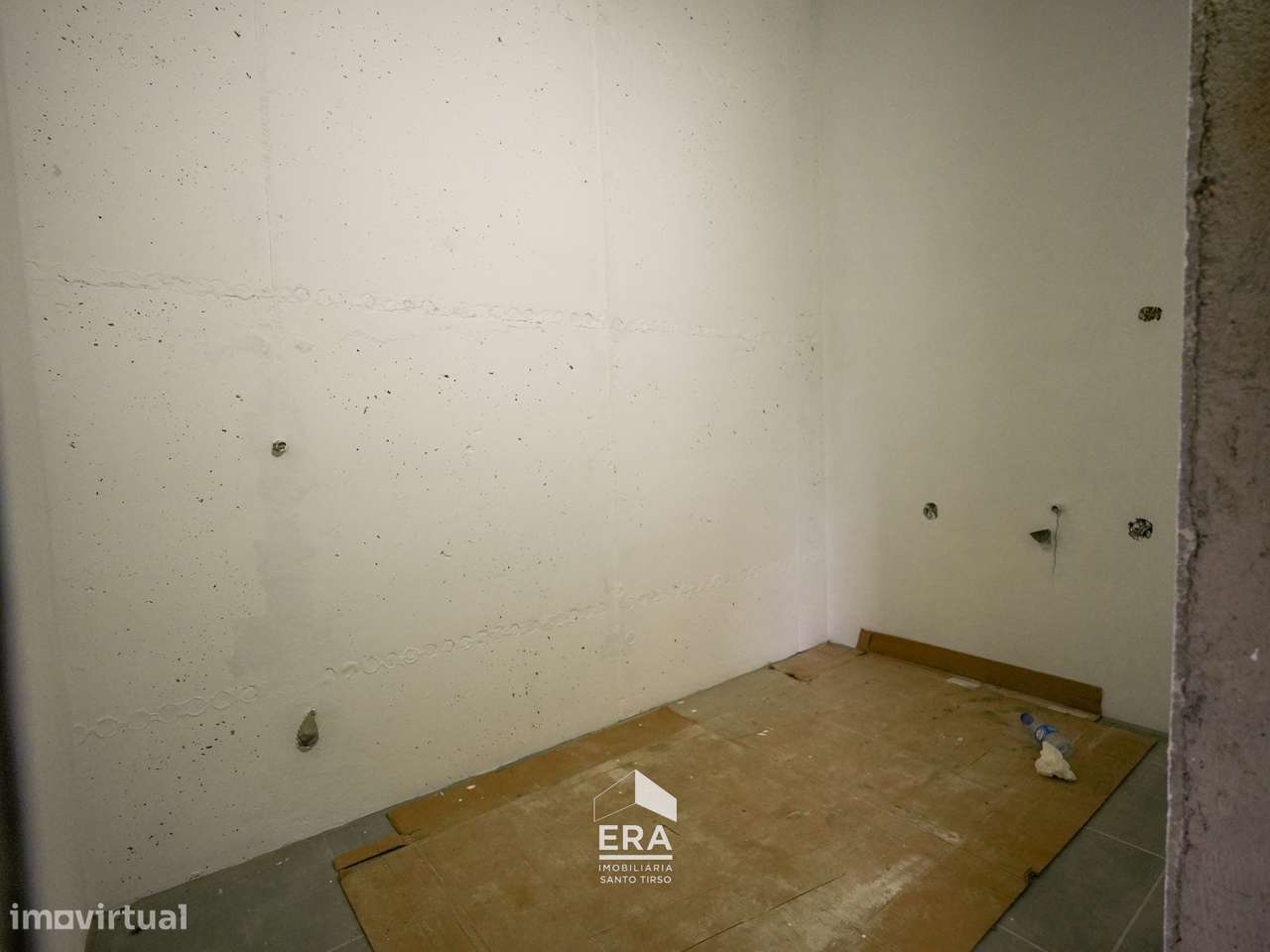 Moradia V3 com piscina em Roriz, Santo Tirso-23