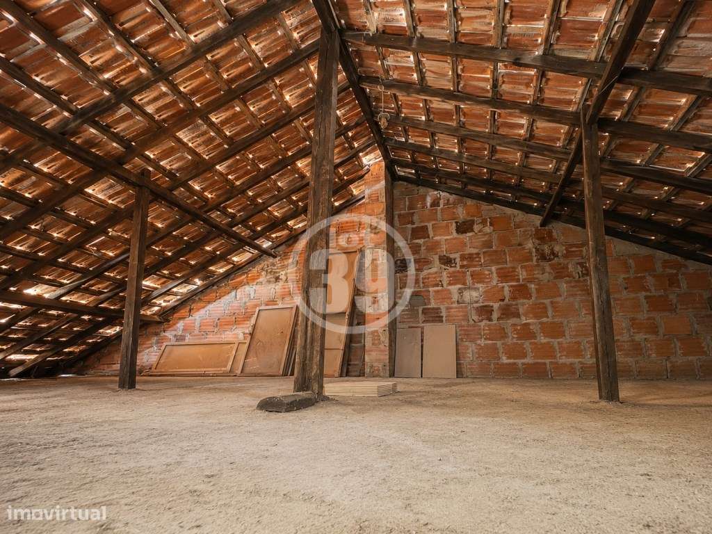 Apartamento com 4 quartos no ultimo andar e com um amplo sótão, sit...-28
