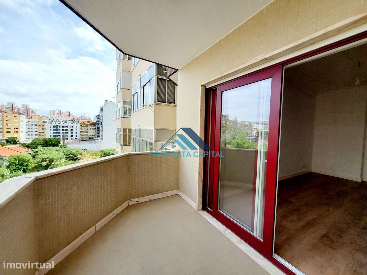APARTAMENTO T3 TOTALMENTE REMODELADO | ESTRADA DA LUZ - COM GARAGEM-16