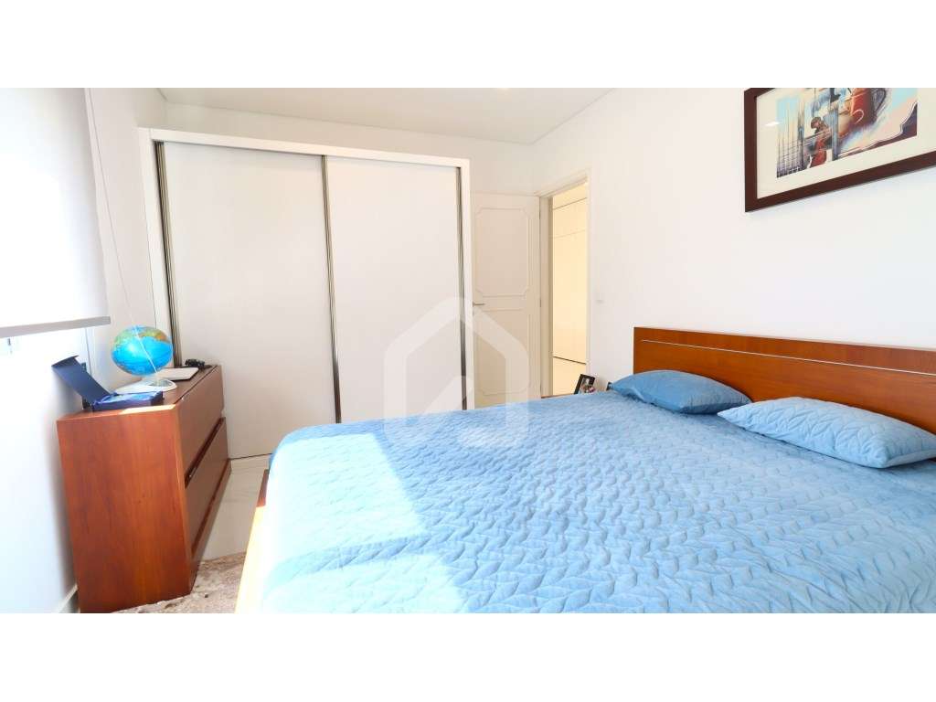 Moradia individual T4+1 com piscina, em Esmeriz-8