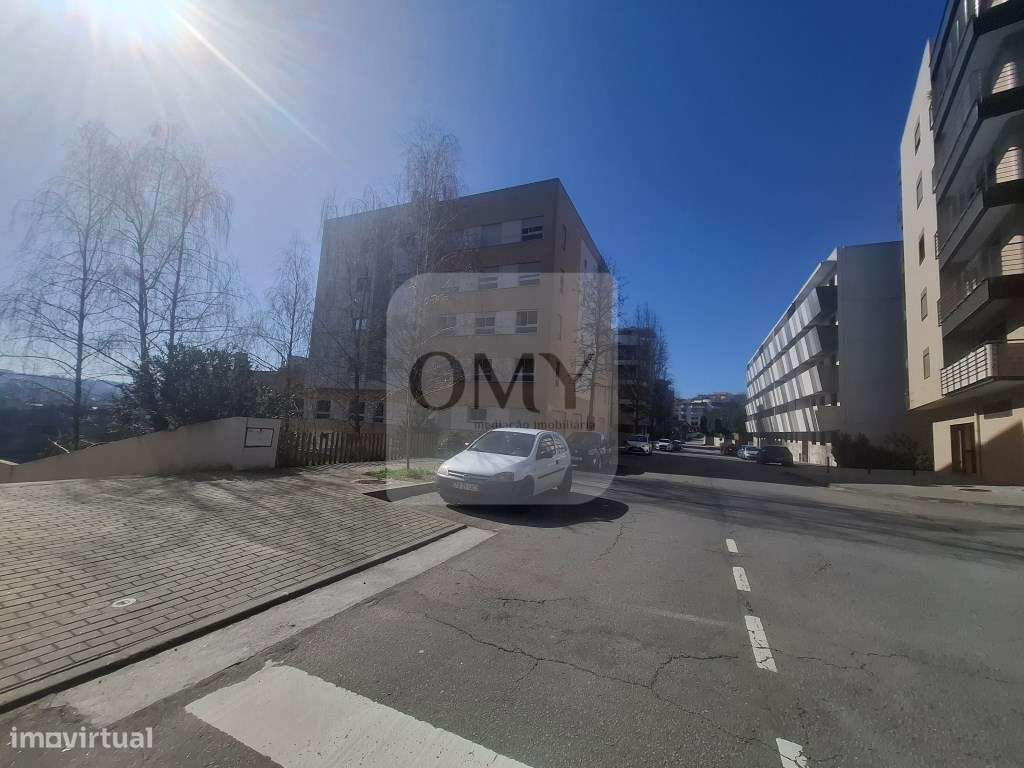 Lugar de Garagem na Rua 20 de Julho em Vila Real - Grande imagem: 2/8