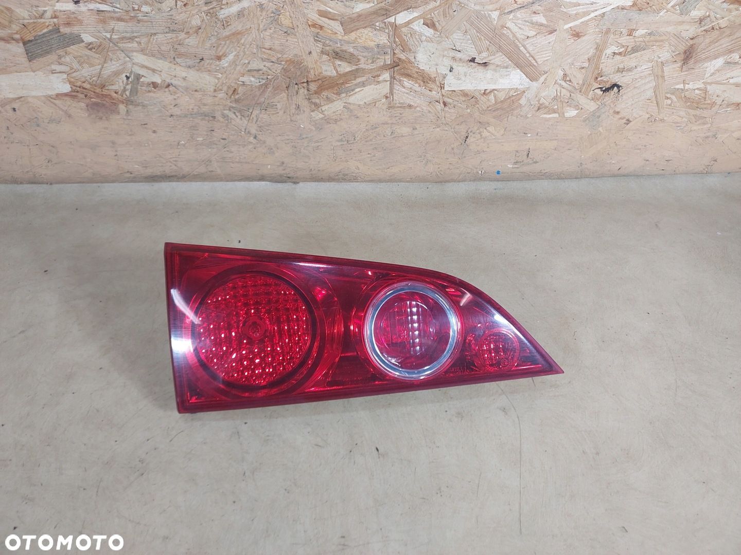 ACCORD VII KOMBI LAMPA W KLAPĘ LEWY TYŁ 02-08 - 1