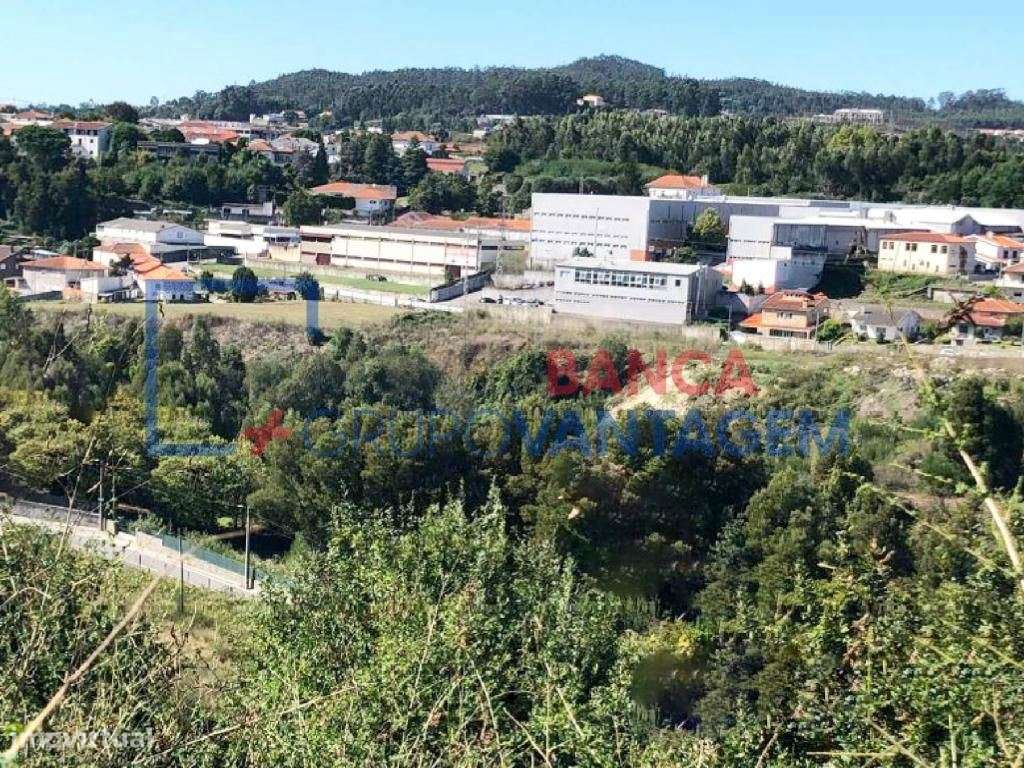 Terreno para construção de moradias em banda - Grande imagem: 2/13