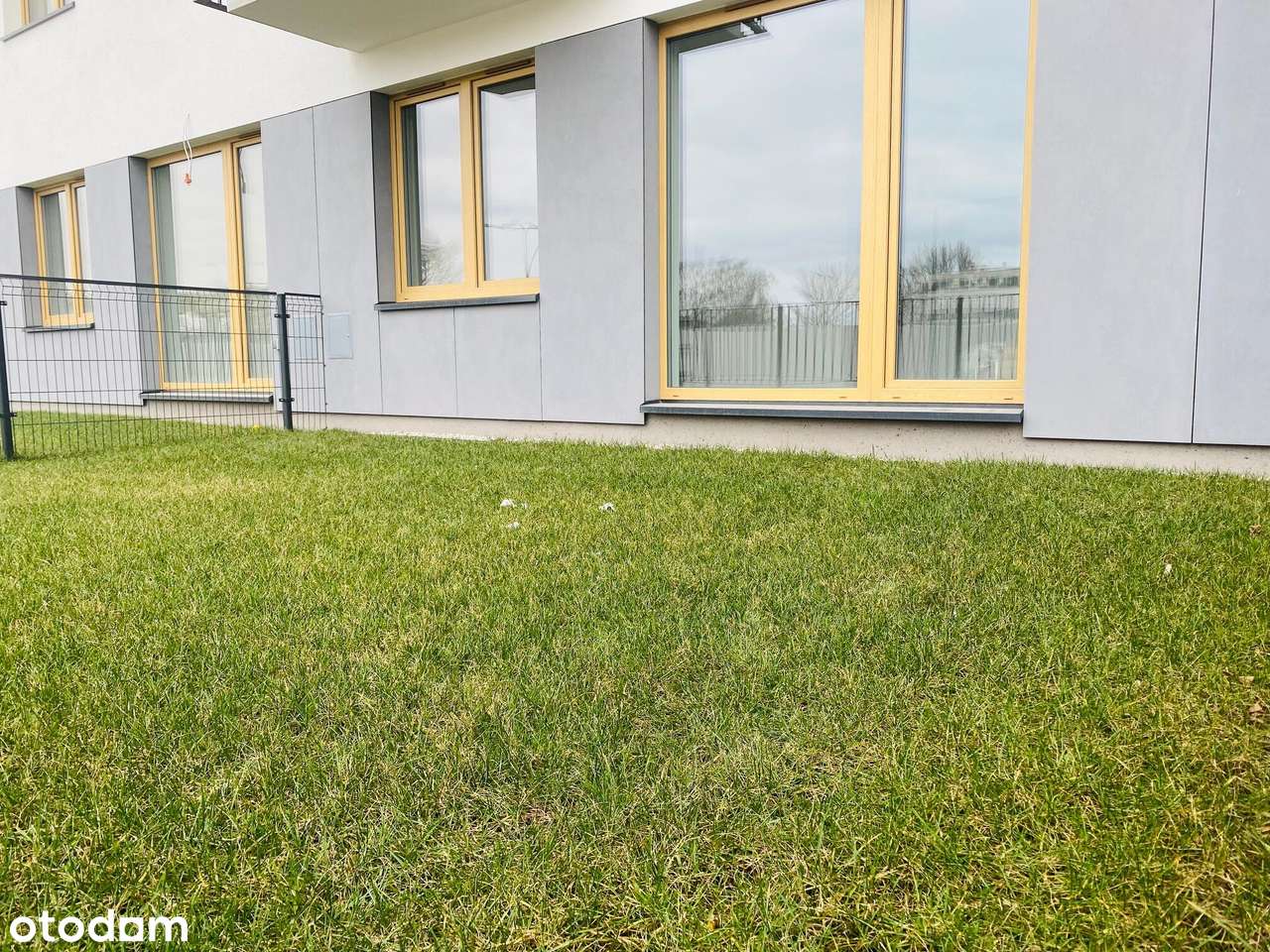 blisko WKD - 9min do Centrum,   Ogródek 40m2 od południa-0