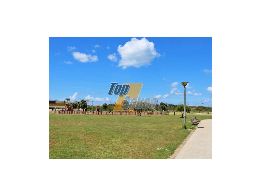 Apartamento T2 novo com parqueamento - Costa de Caparica-14