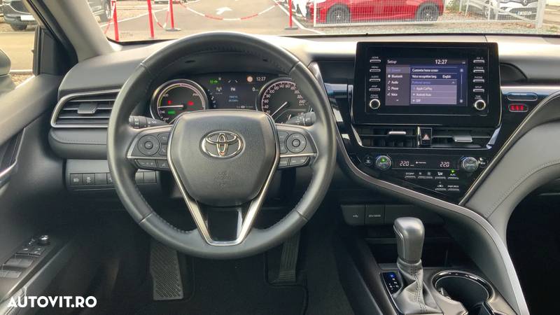 Toyota Camry - 13