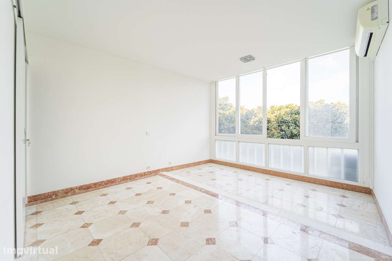 Apartamento T1 com Vista Mar – Arcadas do Estoril, Av. Aida-1