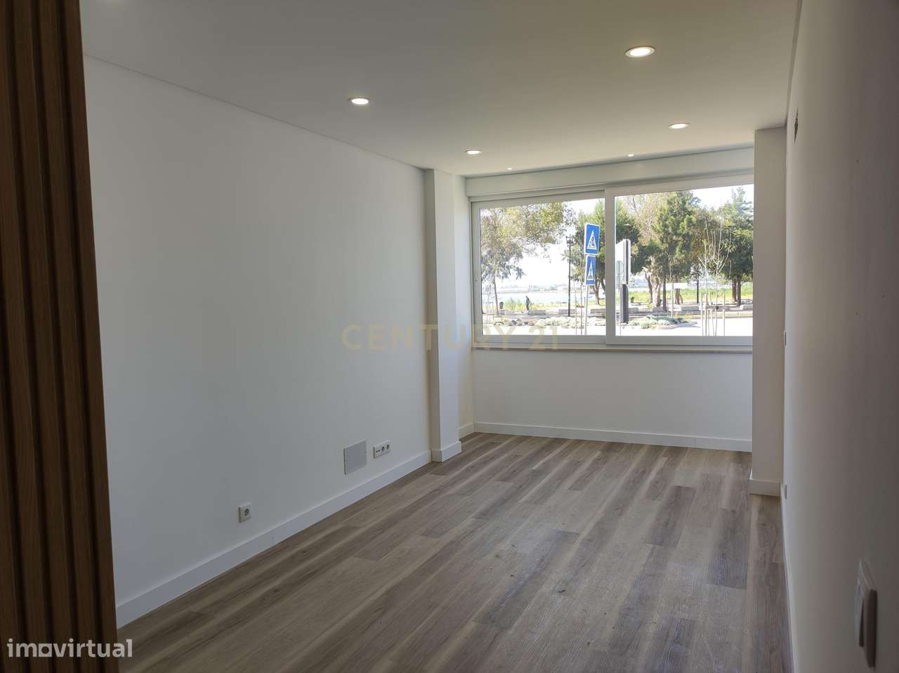 Apartamento Renovado com Vista para o Rio Barreiro - Grande imagem: 5/12